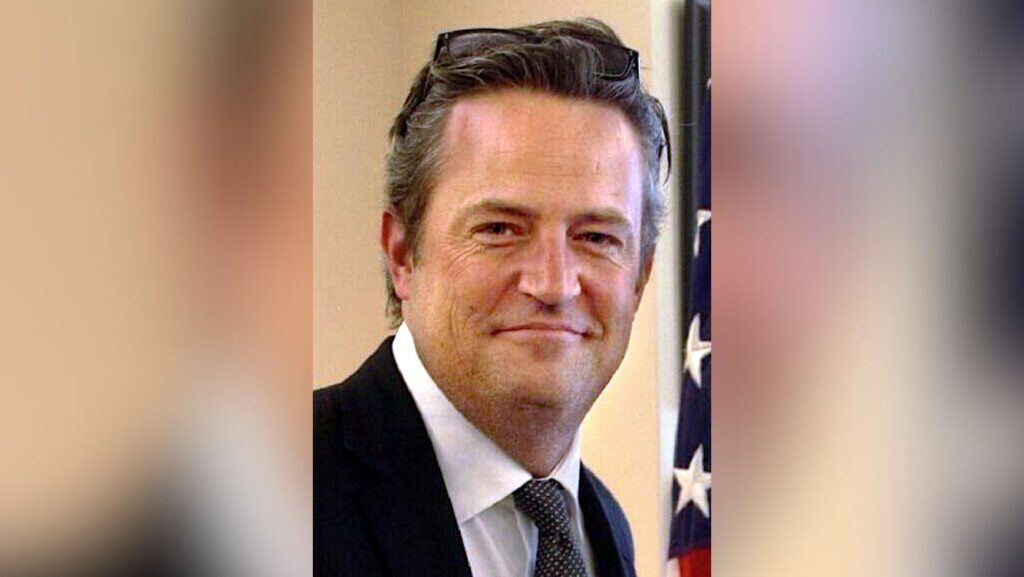 In Memory of Matthew Perry: Celebrating the Wit and Resilience of Chandler Bing